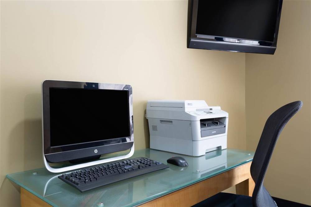 Days Inn By Wyndham Greensboro Airport 3