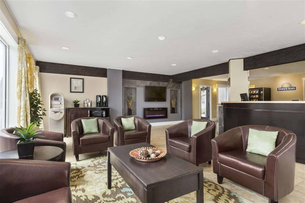 Days Inn By Wyndham Kelowna 3