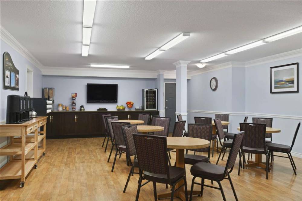 Days Inn By Wyndham Kelowna 6