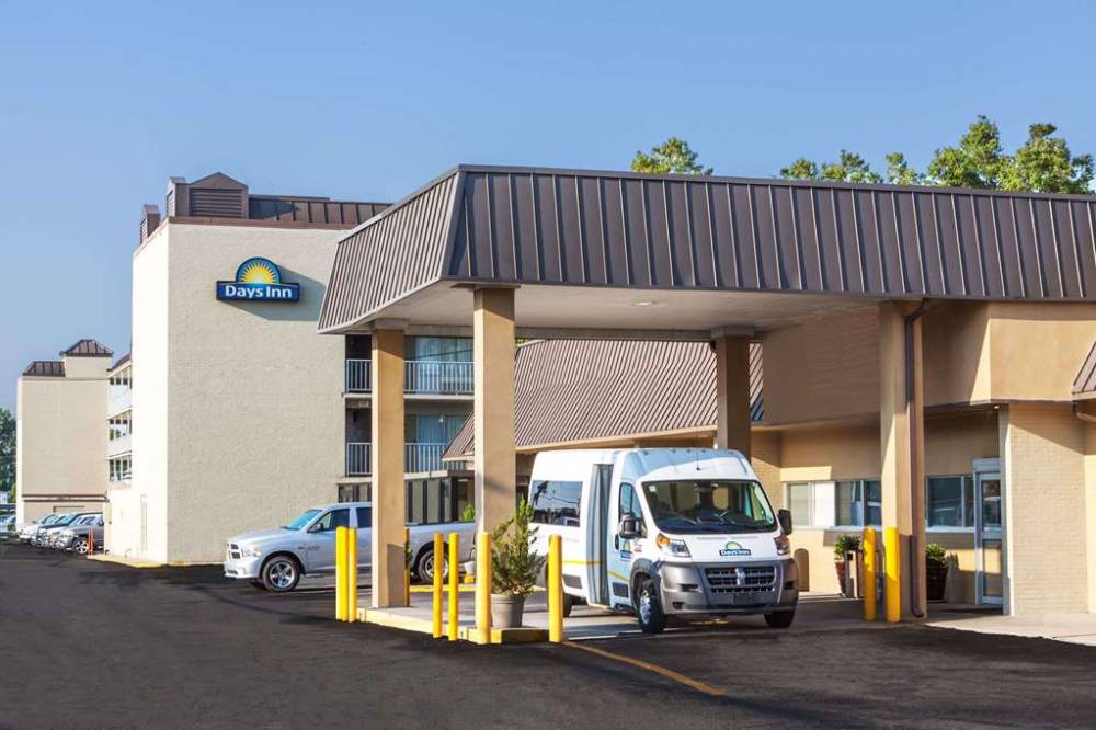 Days Inn By Wyndham Kenner/new Orleans Airport South 1