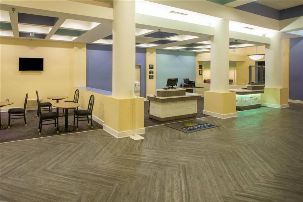 Days Inn By Wyndham Mobile I-65 3
