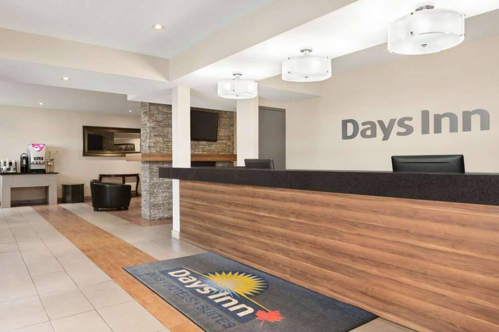 Days Inn By Wyndham Montreal East 5