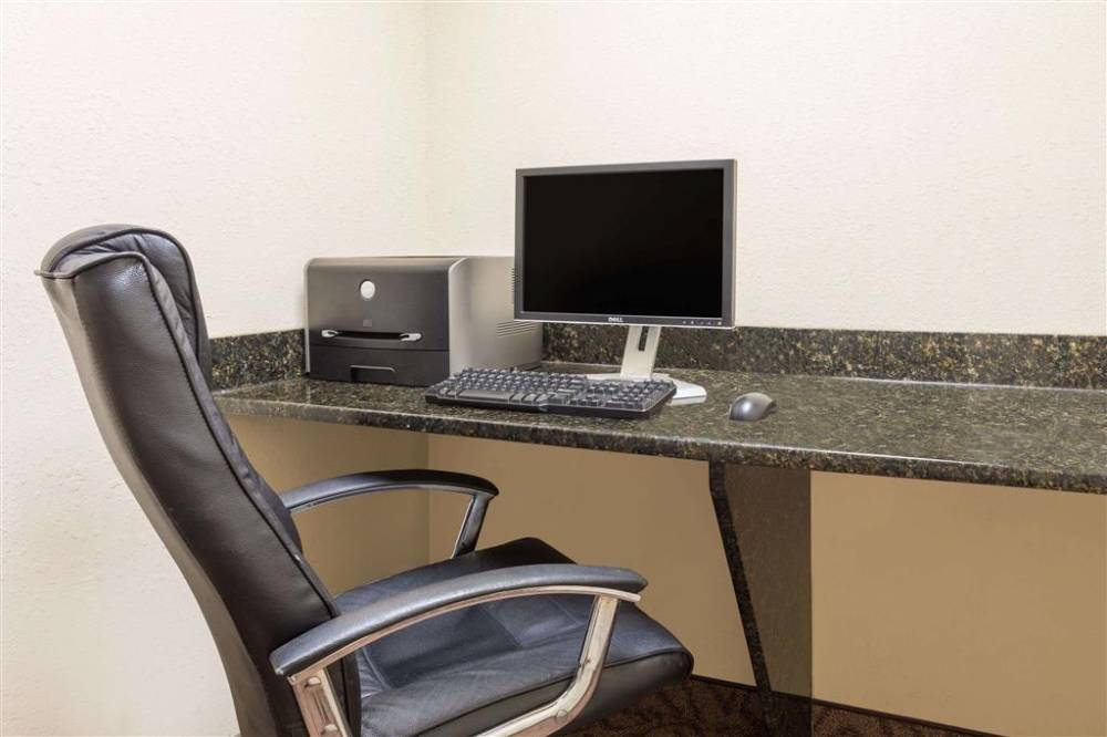Days Inn By Wyndham North Mobile 3