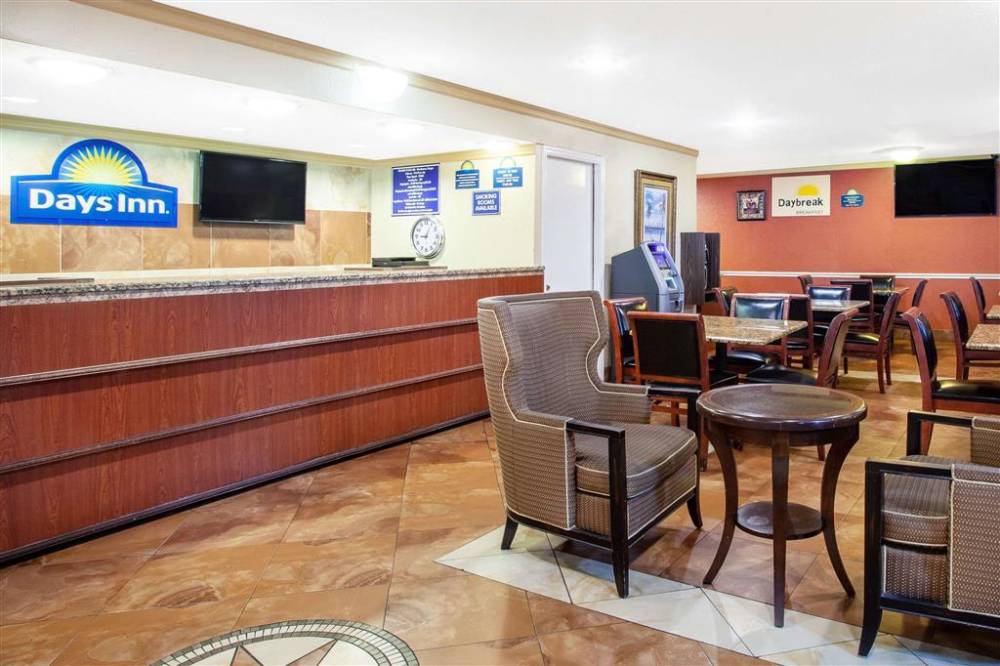 Days Inn By Wyndham Orlando Downtown 2