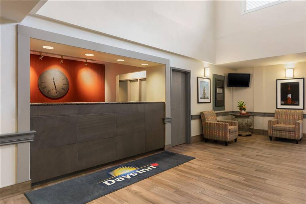 Days Inn By Wyndham Ottawa Airport 2