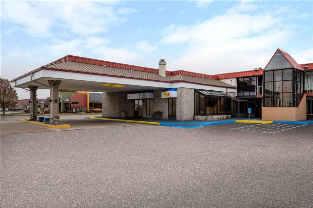 Days Inn By Wyndham Perrysburg/toledo