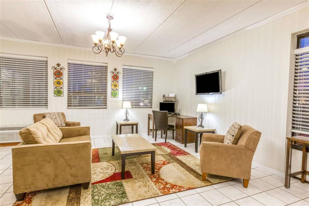 Days Inn By Wyndham Syracuse 2