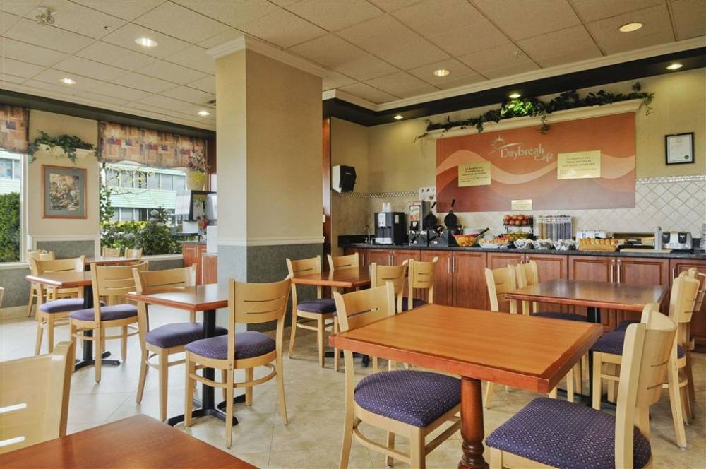 Days Inn By Wyndham Vancouver Airport 4