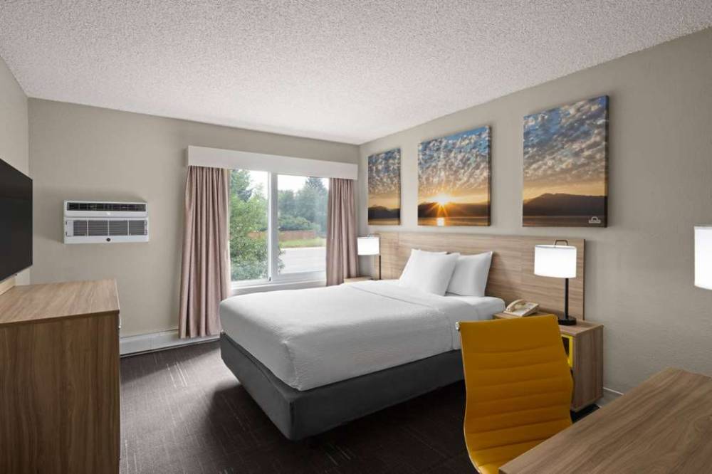 Days Inn & Suites By Wyndham Bozeman 9
