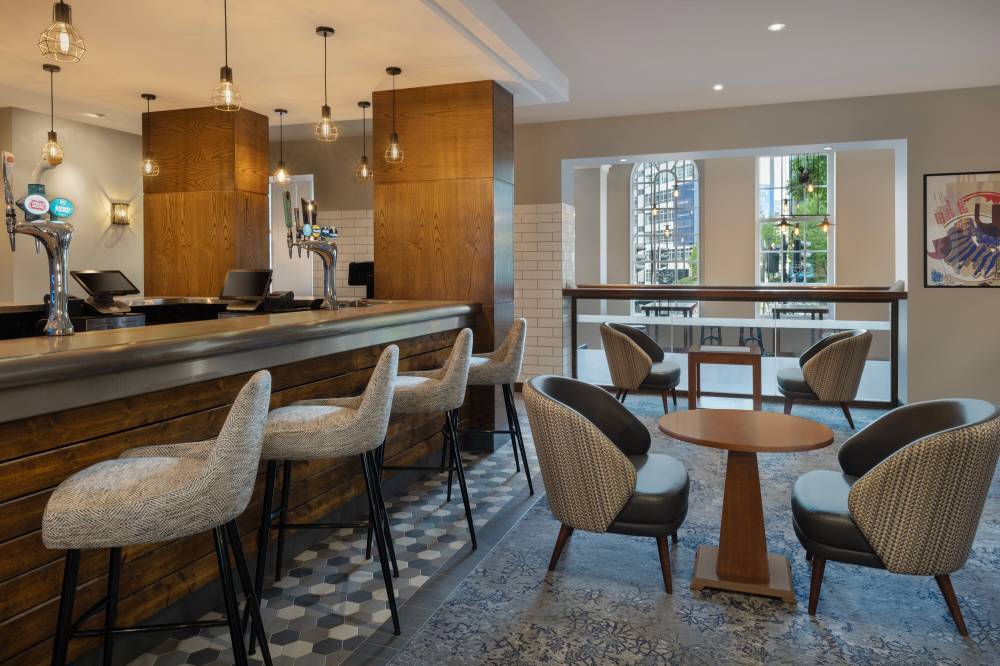 Delta Hotels By Marriott Birmingham 8