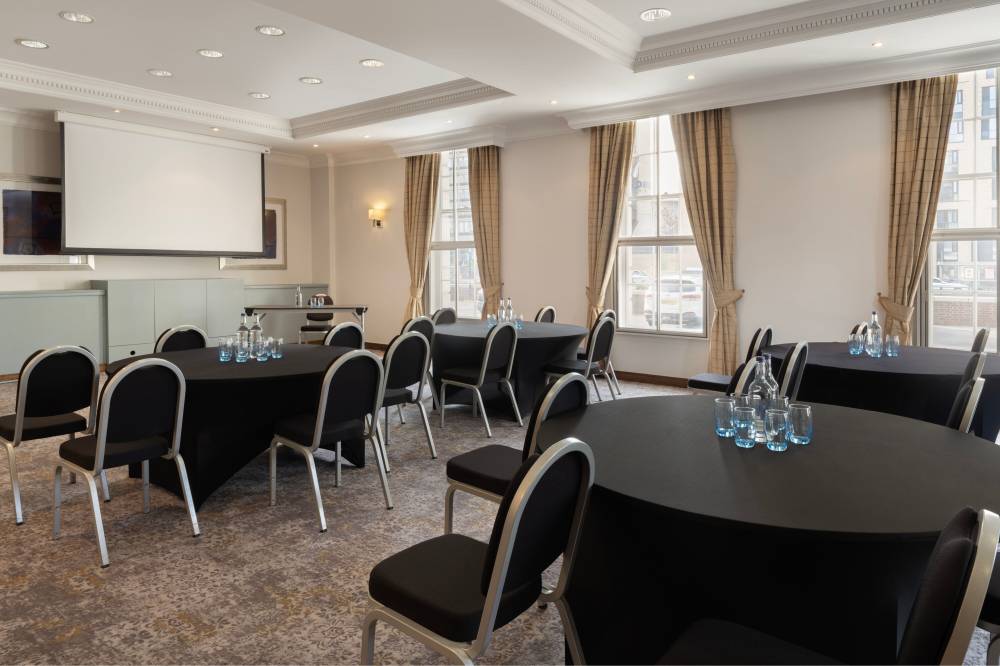 Delta Hotels By Marriott Birmingham 9