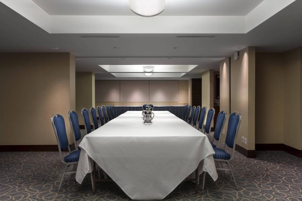 Delta Hotels By Marriott Burnaby Conference Centre 10