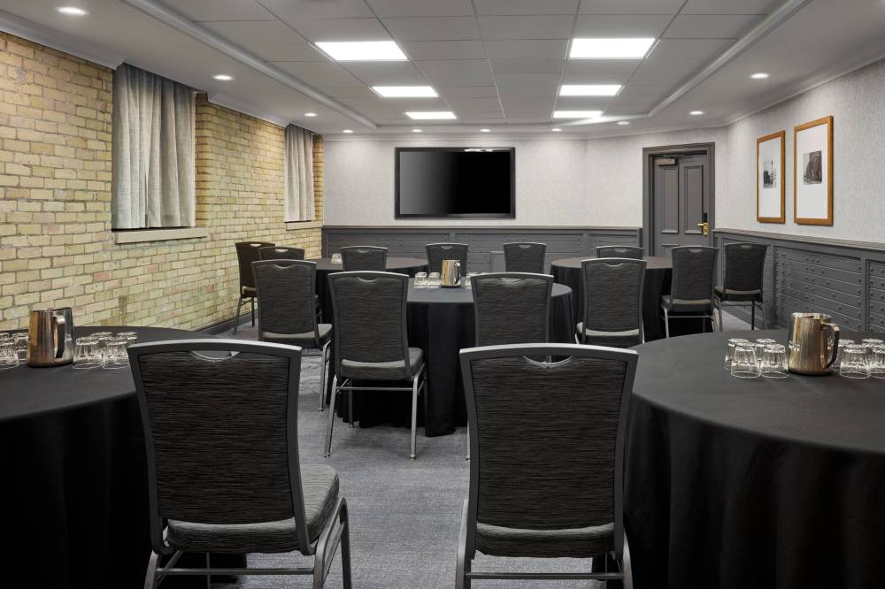 Delta Hotels By Marriott London Armouries 10