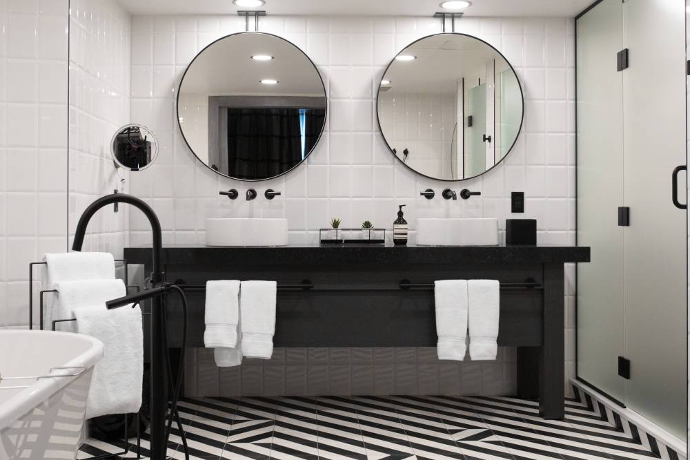 Delta Hotels By Marriott Vancouver Downtown Suites 4