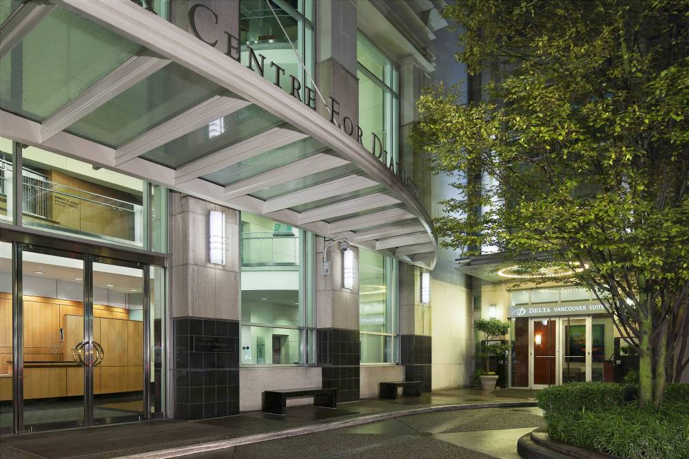 Delta Hotels By Marriott Vancouver Downtown Suites 8