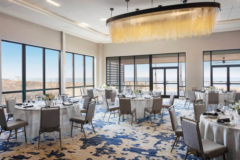 Delta Hotels By Marriott Virginia Beach Bayfront Suites 3
