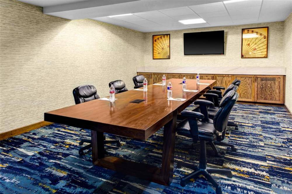 Doubletree By Hilton Arlington Dfw South 2
