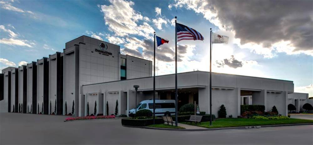 Doubletree By Hilton Arlington Dfw South