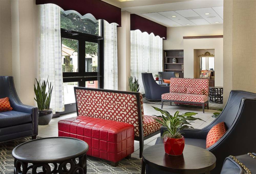 Doubletree By Hilton Charlotte Airport 3
