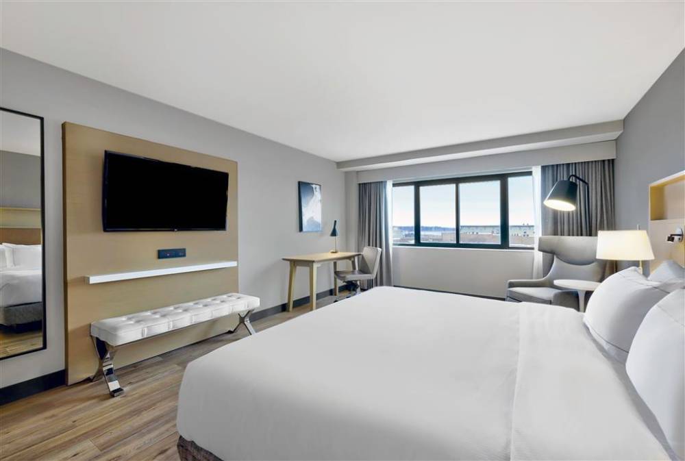 Doubletree By Hilton Davenport 8
