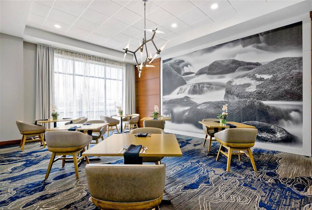 Doubletree By Hilton Davenport 6