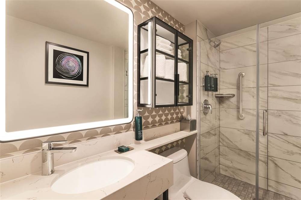 Doubletree By Hilton New York Midtown Fifth Ave 9