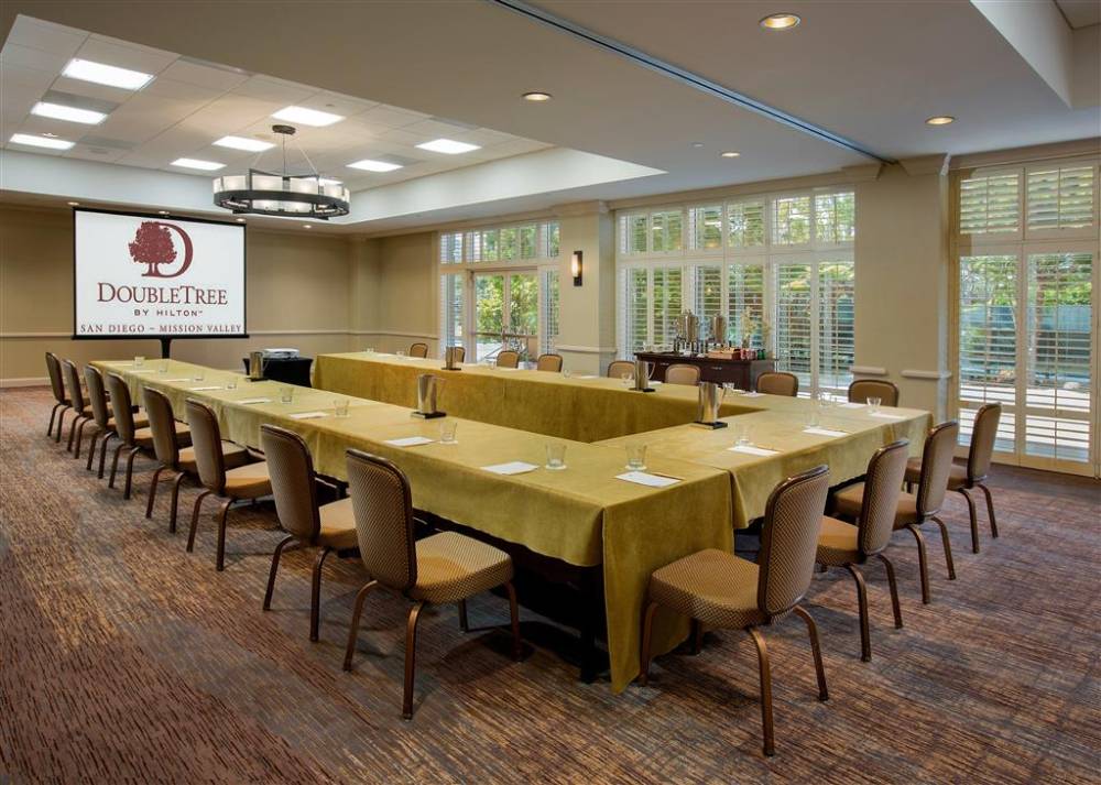 Doubletree By Hilton San Diego Mission Valley 2