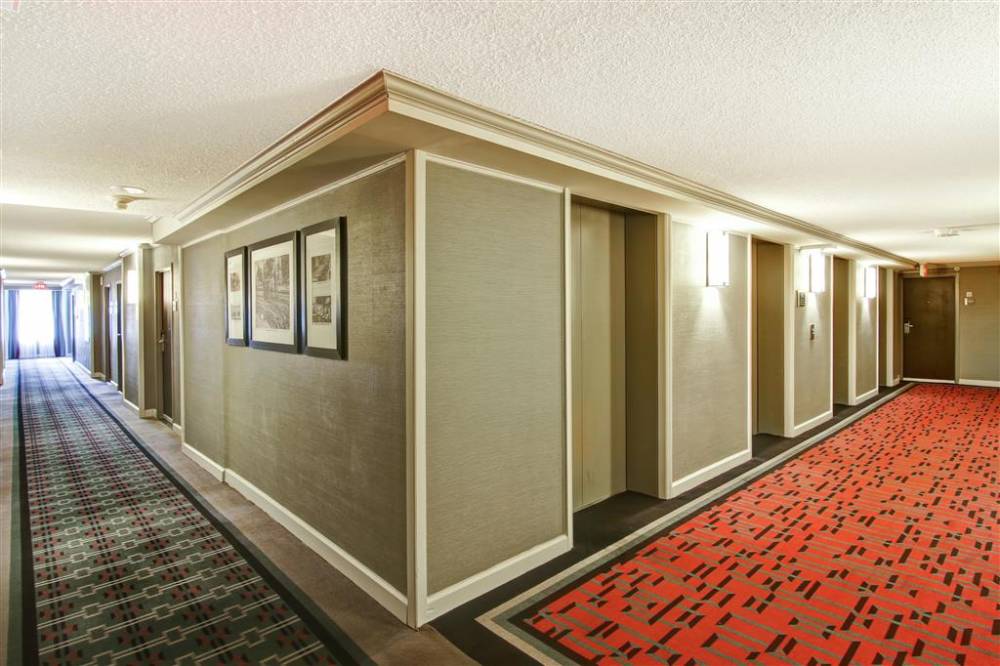 Doubletree By Hilton Toronto Downtown 2
