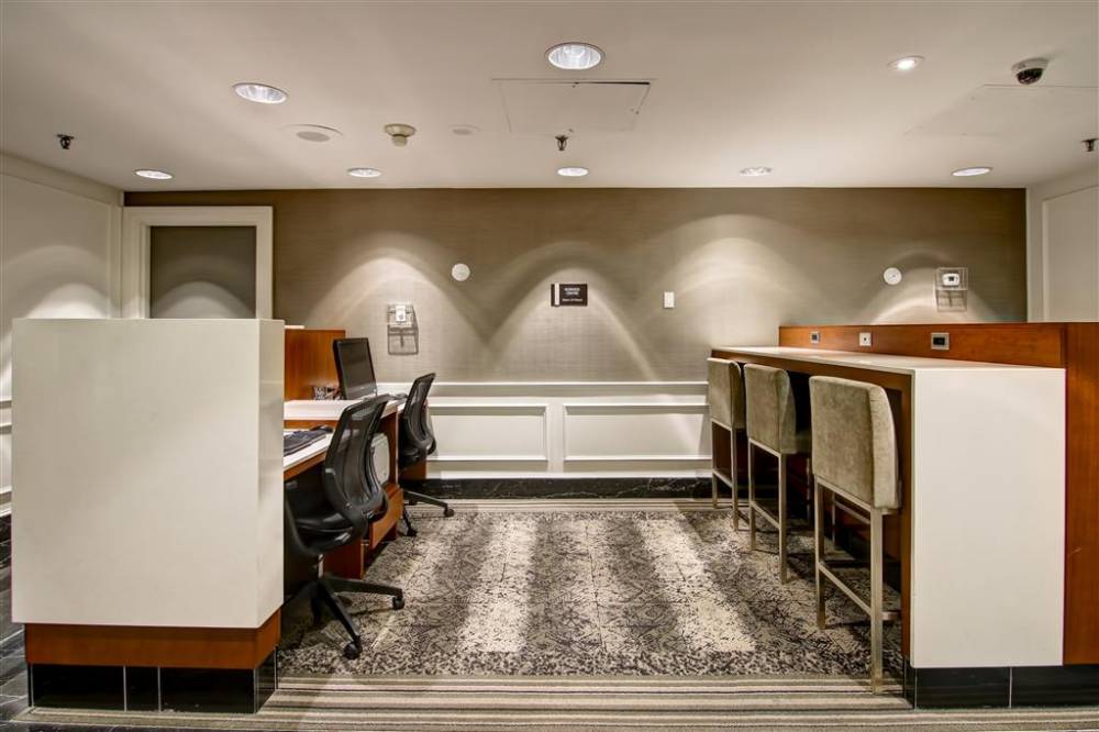 Doubletree By Hilton Toronto Downtown 7