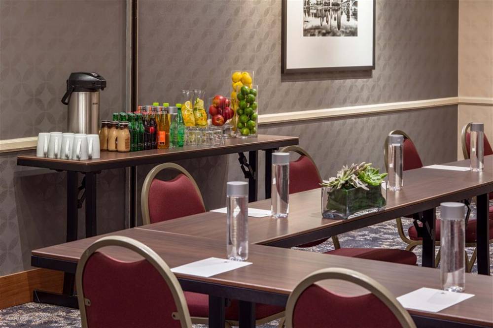 Doubletree Suites By Hilton Minneapolis Downtown 2