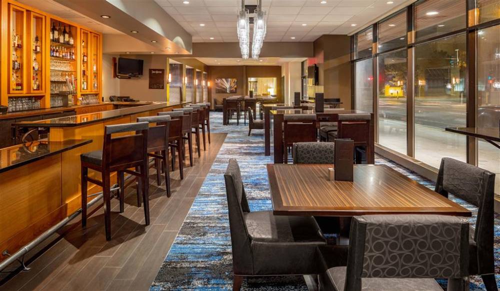 Doubletree Suites By Hilton Minneapolis Downtown 6