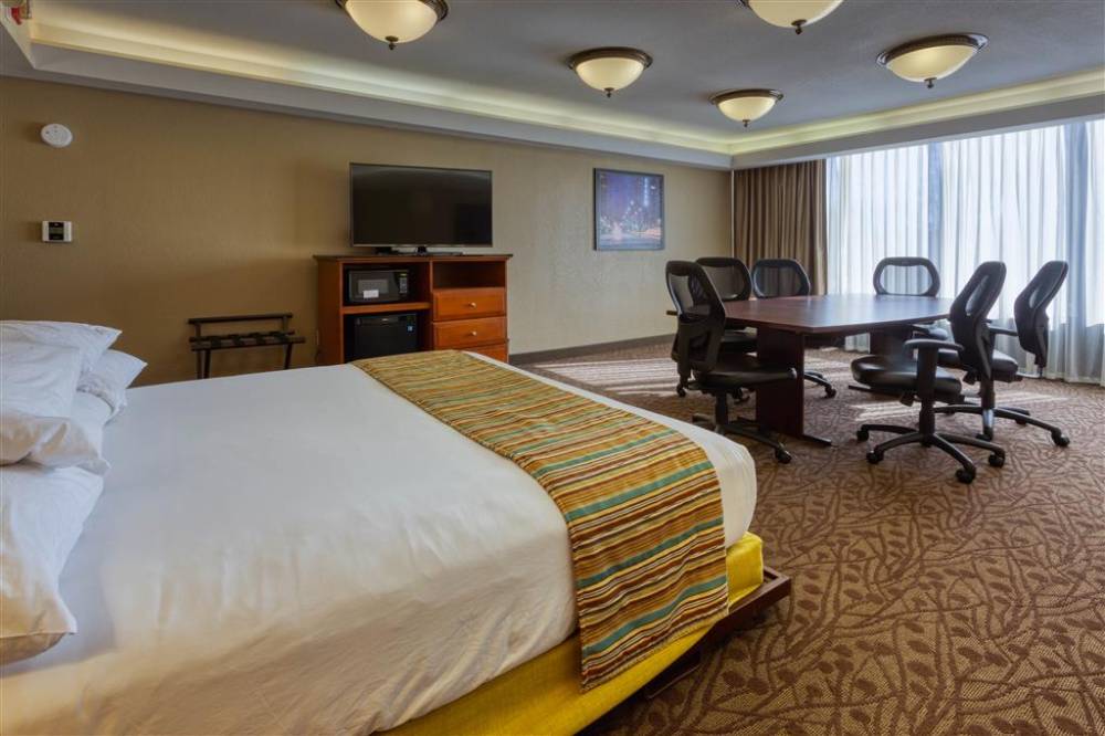 Drury Inn And Suites Atlanta Airport 2