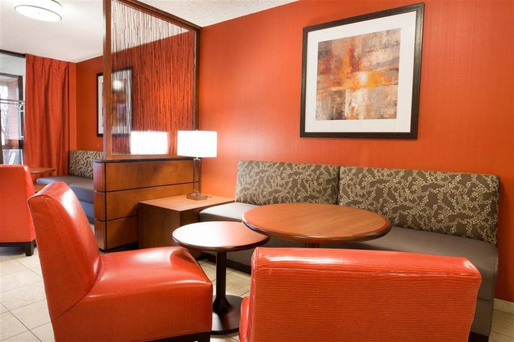 Drury Inn And Suites St Louis Airport 4