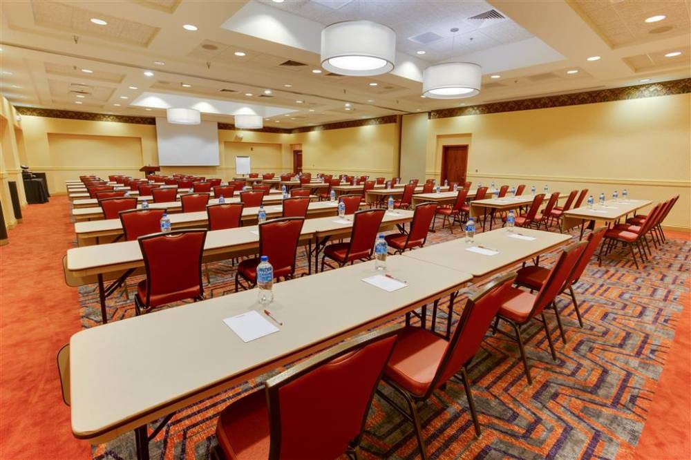 Drury Inn And Suites West Des Moines 3