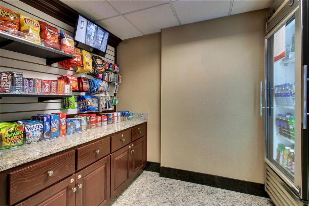 Drury Plaza Hotel Broadview Wichita 7