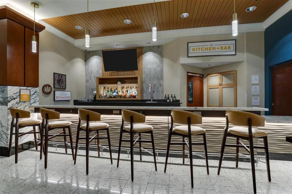 Drury Plaza Hotel Dallas Arlington 6