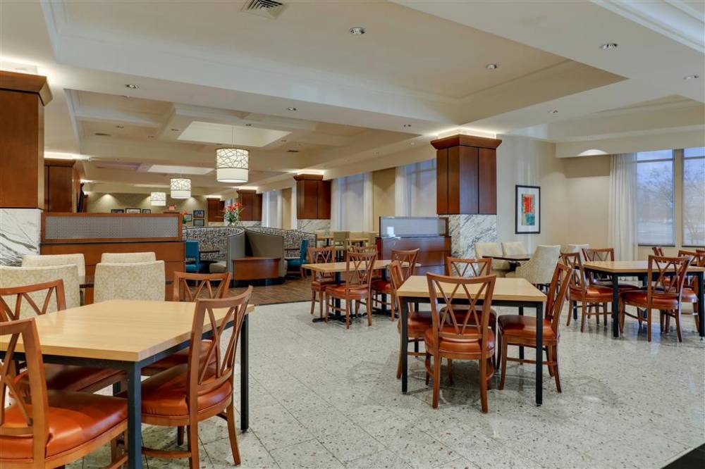 Drury Plaza Hotel Dallas Arlington 5