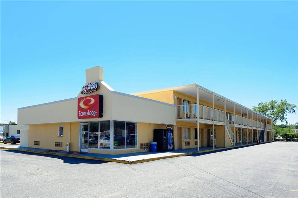Econo Lodge Airport