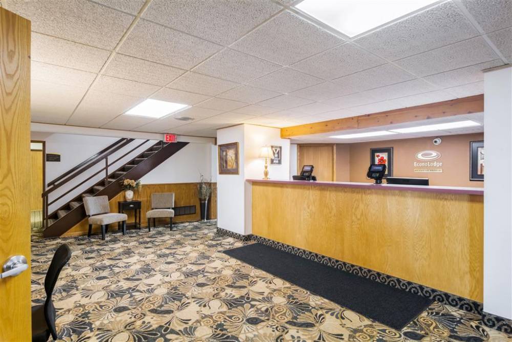 Econo Lodge Duluth Near Miller Hill Mall 3