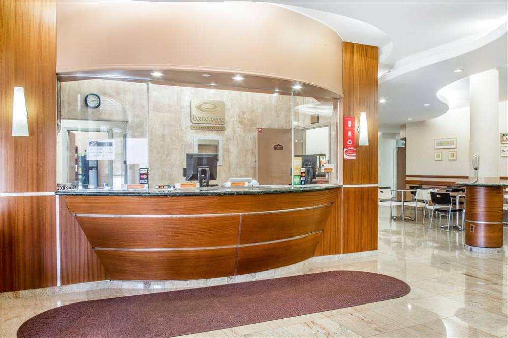 Econo Lodge 5
