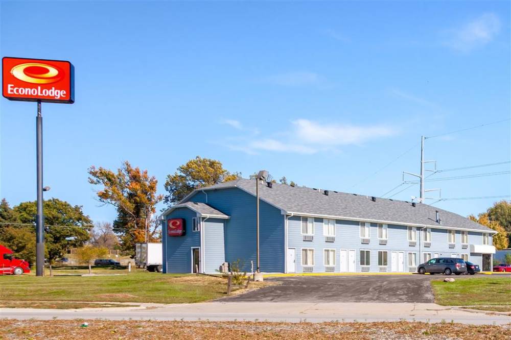 Econo Lodge 2
