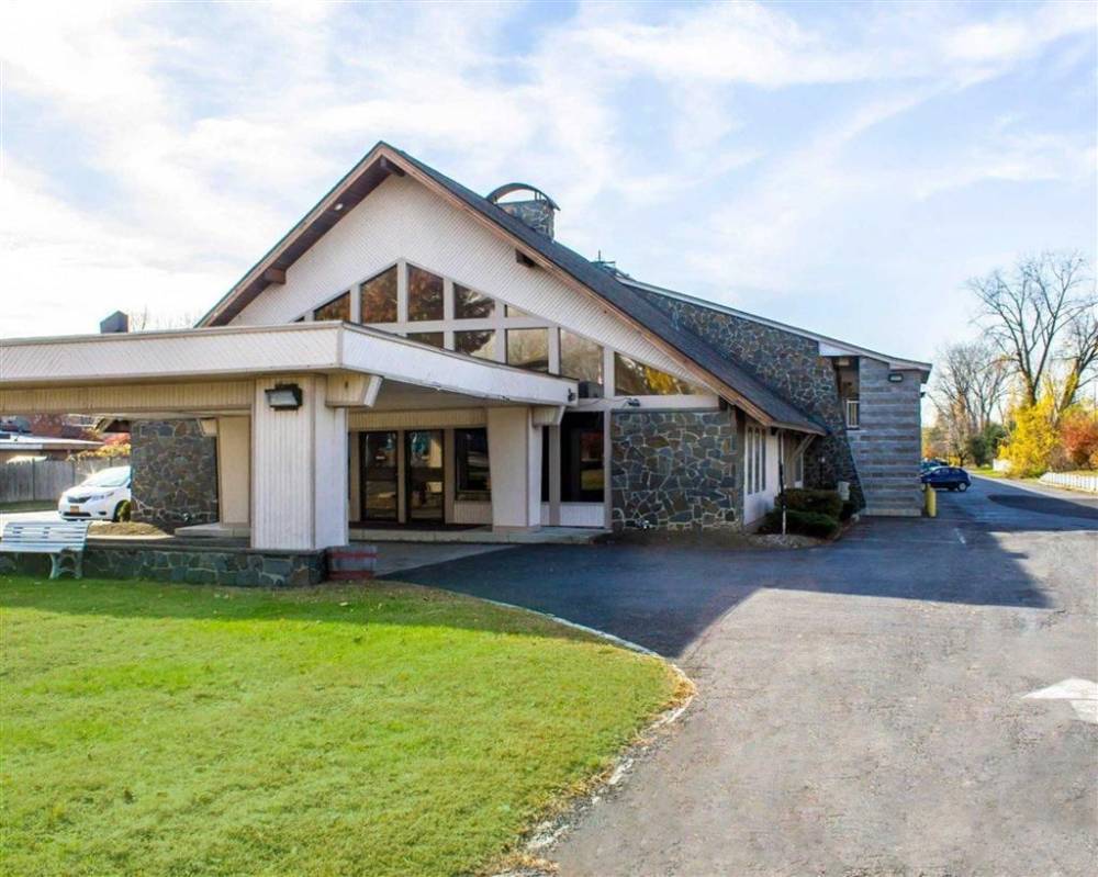 Econo Lodge Inn And Suites Colonie Cente