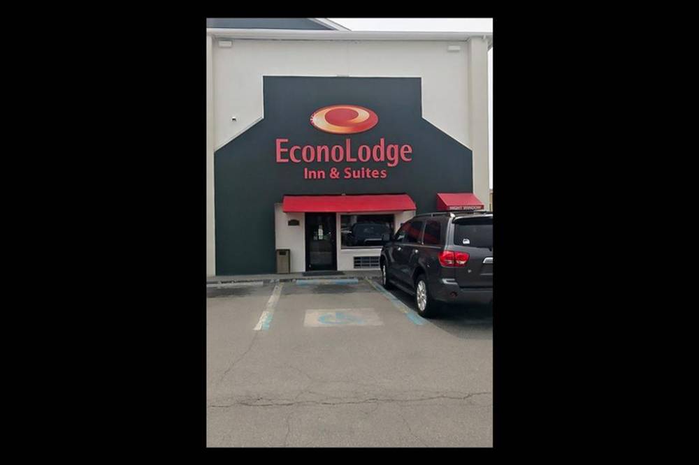 Econo Lodge Inn And Suites I-64 And Us 1