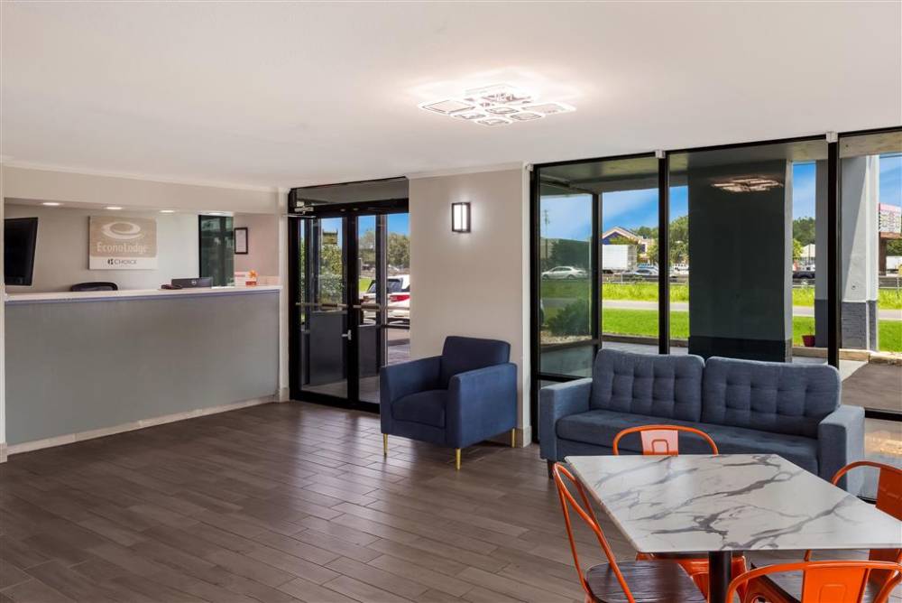 Econo Lodge Mobile Airport Blvd 6