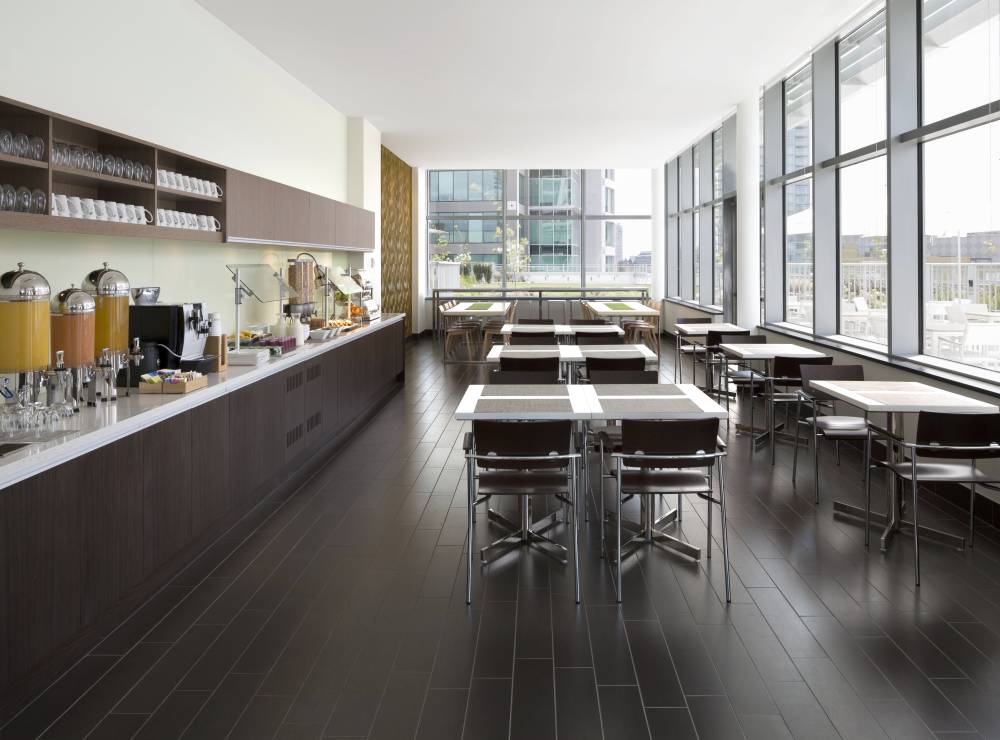 Element Vancouver Metrotown 5