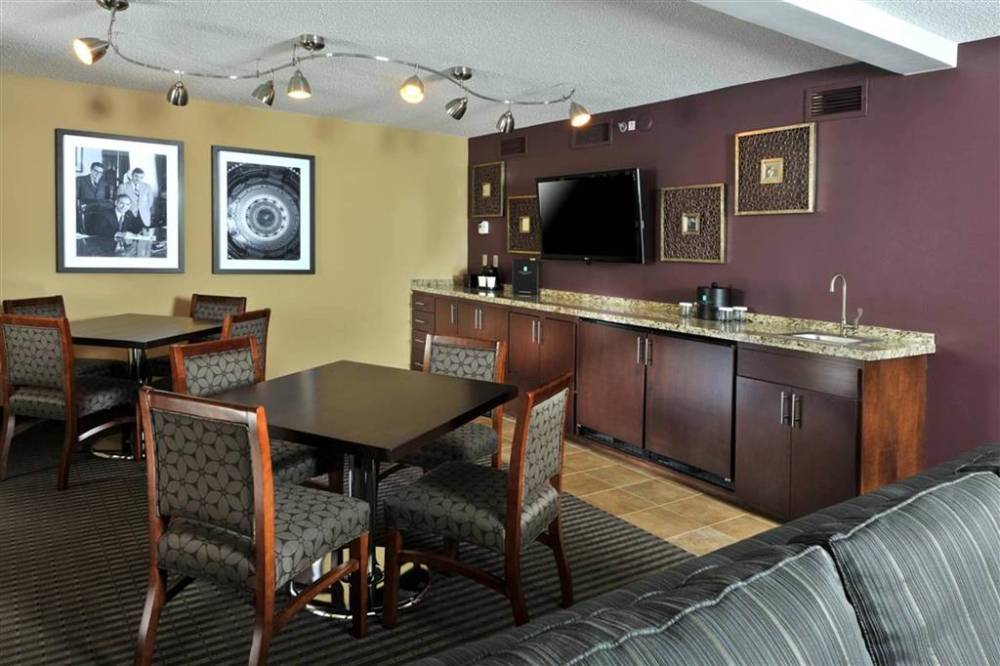 Embassy Suites By Hilton Des Moines Downtown 9