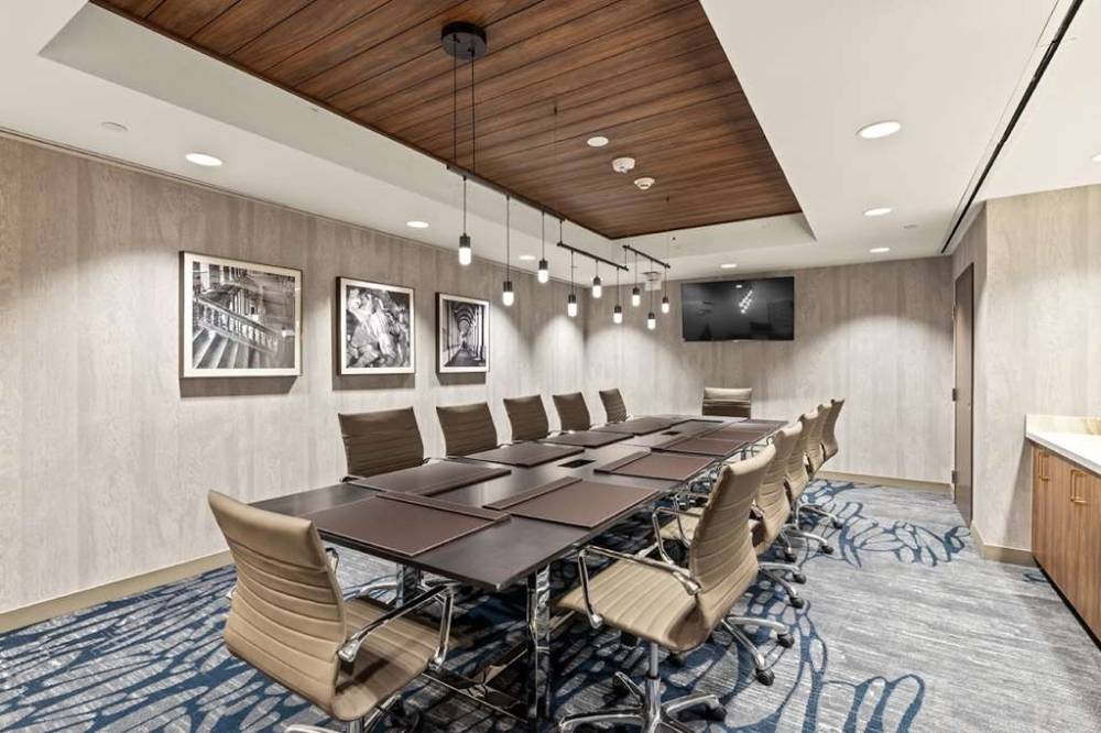 Embassy Suites By Hilton Irving Las Colinas 2