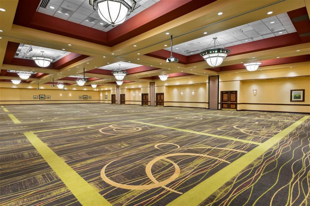 Embassy Suites By Hilton Lincoln 2