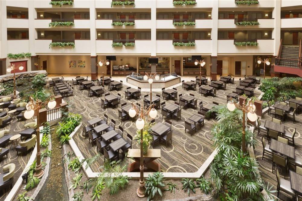 Embassy Suites By Hilton Lincoln 4