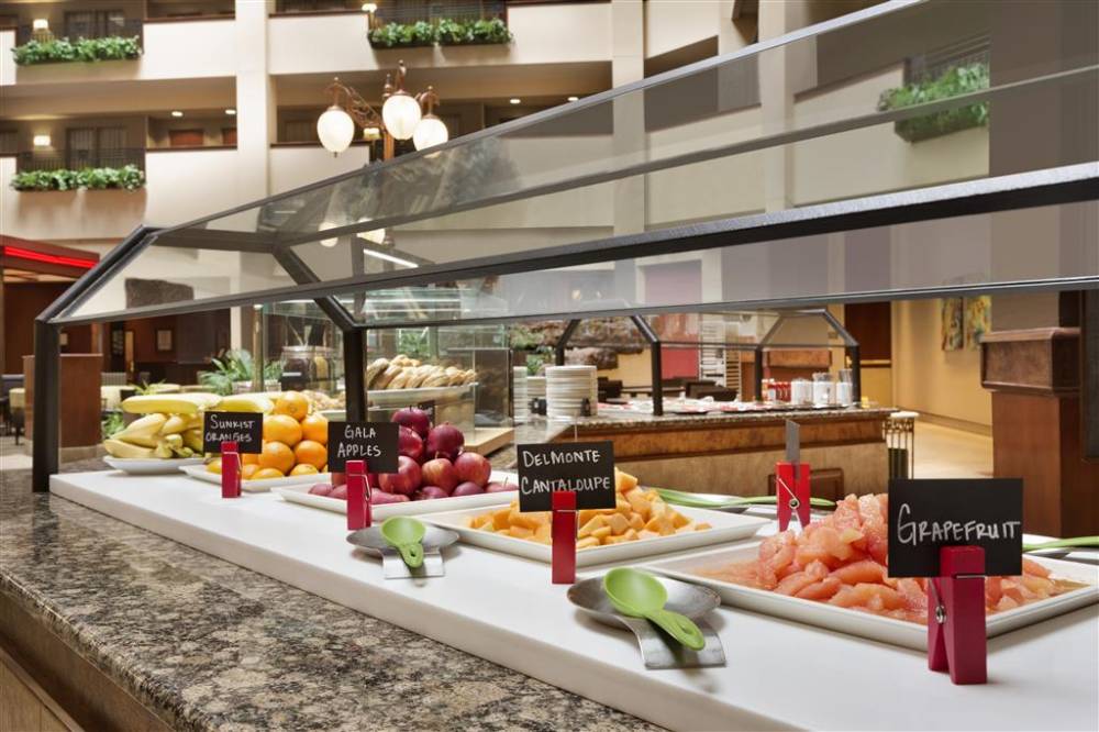 Embassy Suites By Hilton Lincoln 8